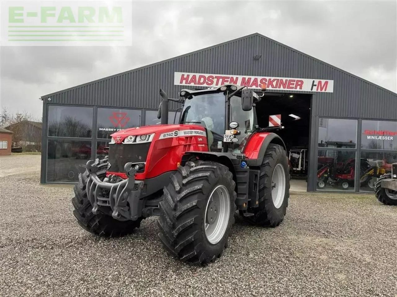 Massey Ferguson 8740s dyna vt exclusive Exclusive - Tracteur agricole: photos 1 Massey Ferguson 8740s dyna vt exclusive Exclusive - Tracteur agricole: photos 1