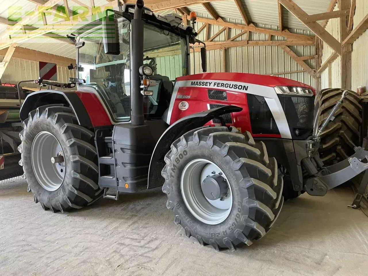Massey Ferguson 8s.205 d7 - Tracteur agricole: photos 1 Massey Ferguson 8s.205 d7 - Tracteur agricole: photos 1