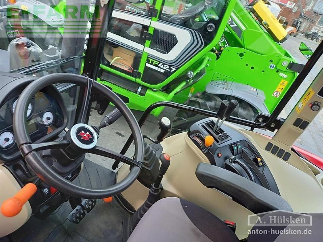 Tracteur agricole Massey Ferguson mf4707 cab 4wd: photos 8