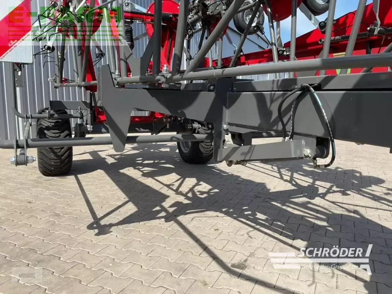 Massey Ferguson td 1310x trc (lotus 1250 t) - Faneuse: photos 4 Massey Ferguson td 1310x trc (lotus 1250 t) - Faneuse: photos 4