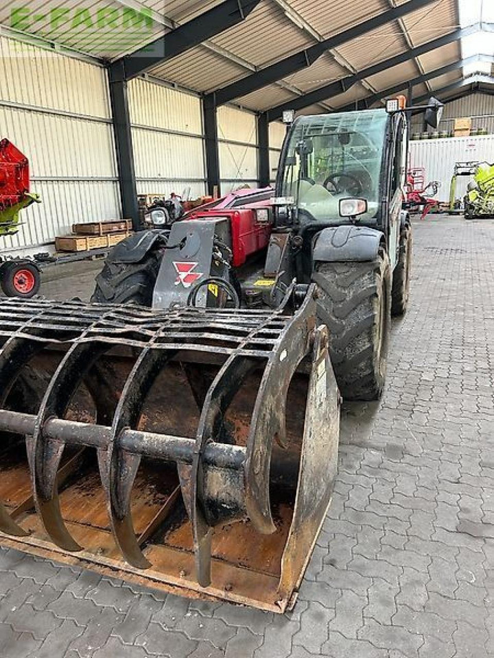 Massey Ferguson th. 7038 - Chariot télescopique: photos 5 Massey Ferguson th. 7038 - Chariot télescopique: photos 5