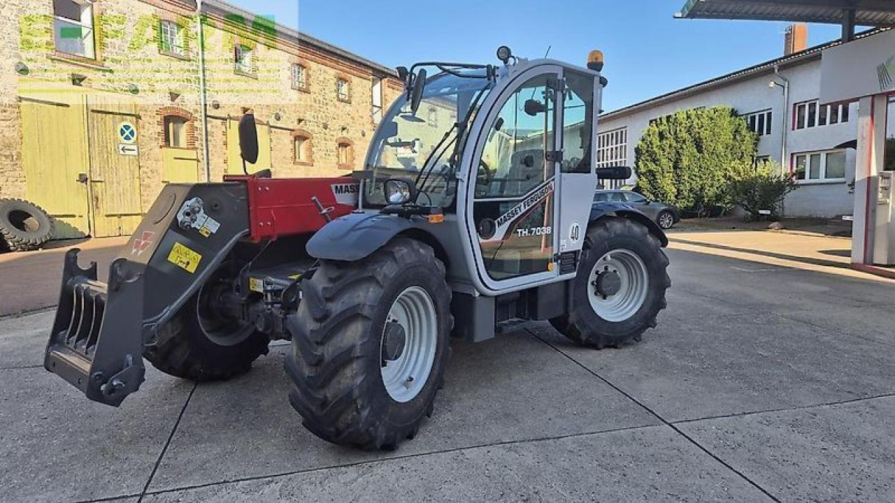 Massey Ferguson th.7038 - Chariot télescopique: photos 1 Massey Ferguson th.7038 - Chariot télescopique: photos 1
