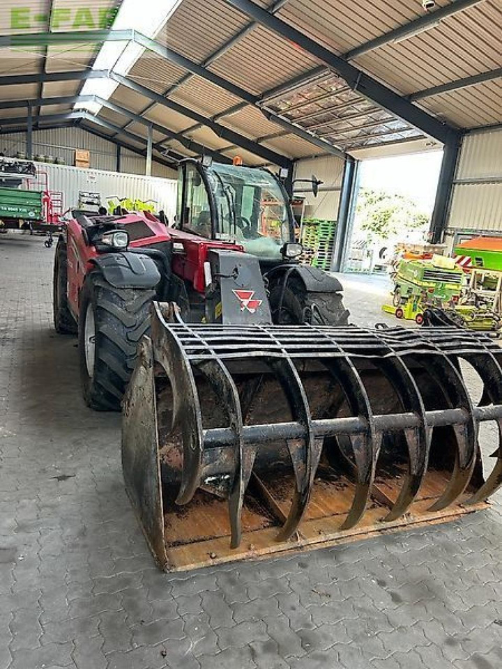 Massey Ferguson th. 7038 - Chariot télescopique: photos 4 Massey Ferguson th. 7038 - Chariot télescopique: photos 4