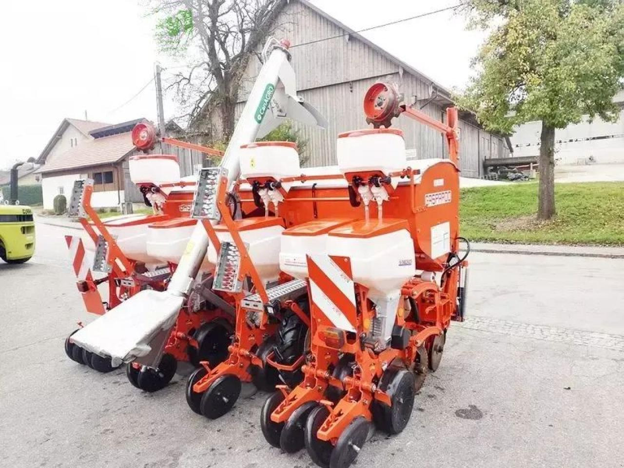 Mustang mte-r 300 6-reihige isotronic einzelkorn - Semoir monograine: photos 5 Mustang mte-r 300 6-reihige isotronic einzelkorn - Semoir monograine: photos 5