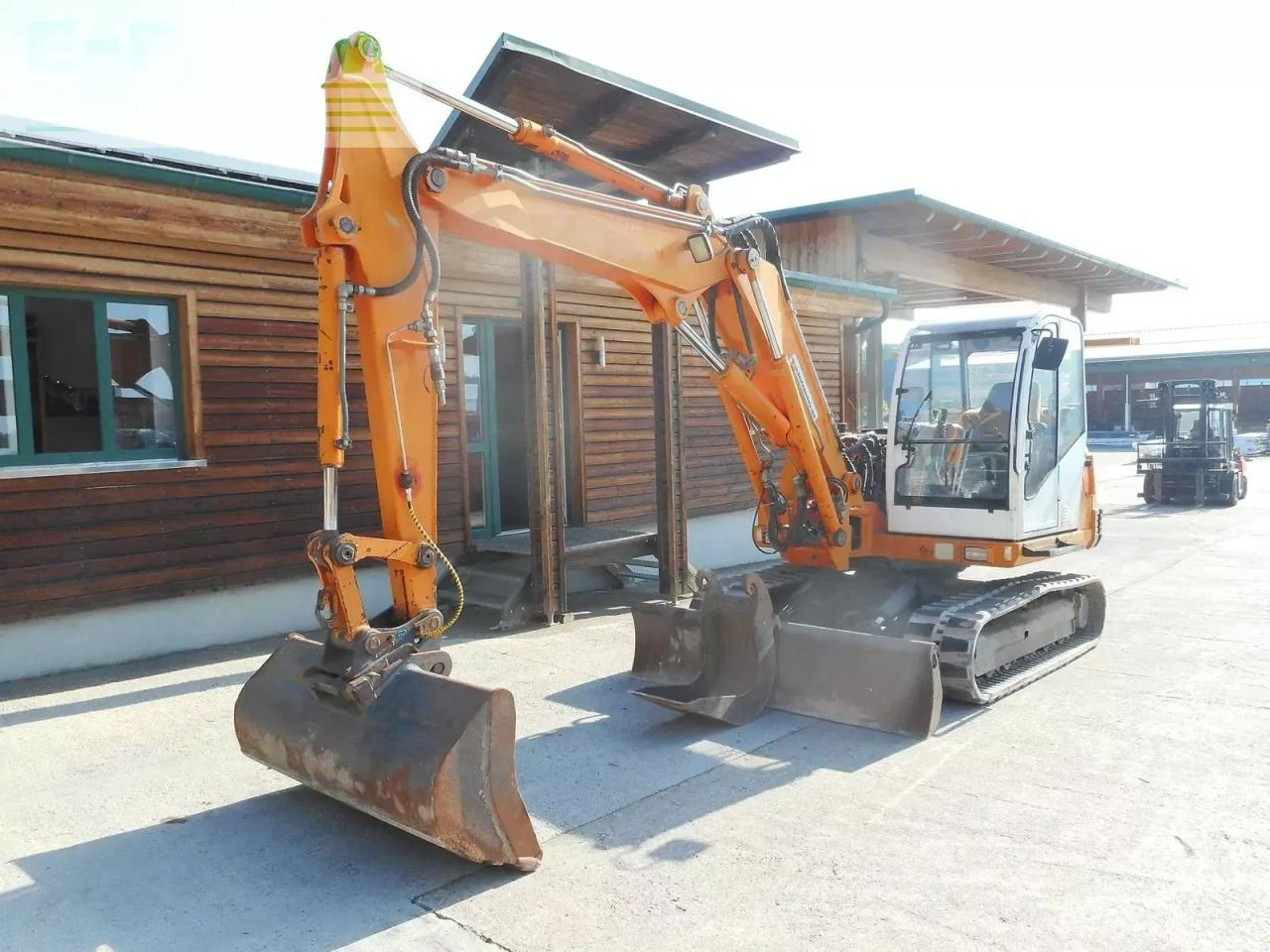 Neuson 8002rd ( 7.900kg ) hydr. sw + verstellausleger - Mini pelle: photos 2 Neuson 8002rd ( 7.900kg ) hydr. sw + verstellausleger - Mini pelle: photos 2