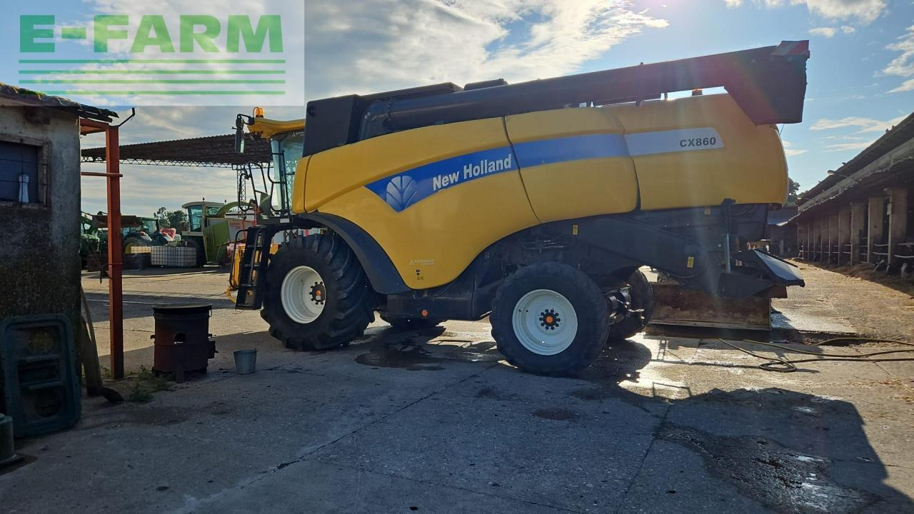New Holland CX 860 - Moissonneuse-batteuse: photos 2 New Holland CX 860 - Moissonneuse-batteuse: photos 2