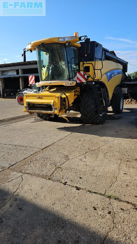 New Holland CX 860 - Moissonneuse-batteuse: photos 3 New Holland CX 860 - Moissonneuse-batteuse: photos 3