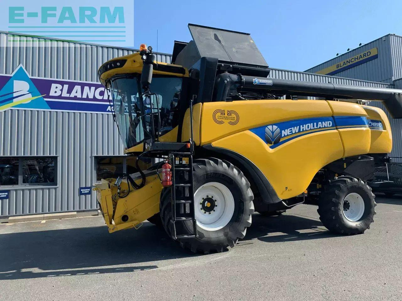 New Holland ch 7.70 stage 5 - Moissonneuse-batteuse: photos 1 New Holland ch 7.70 stage 5 - Moissonneuse-batteuse: photos 1