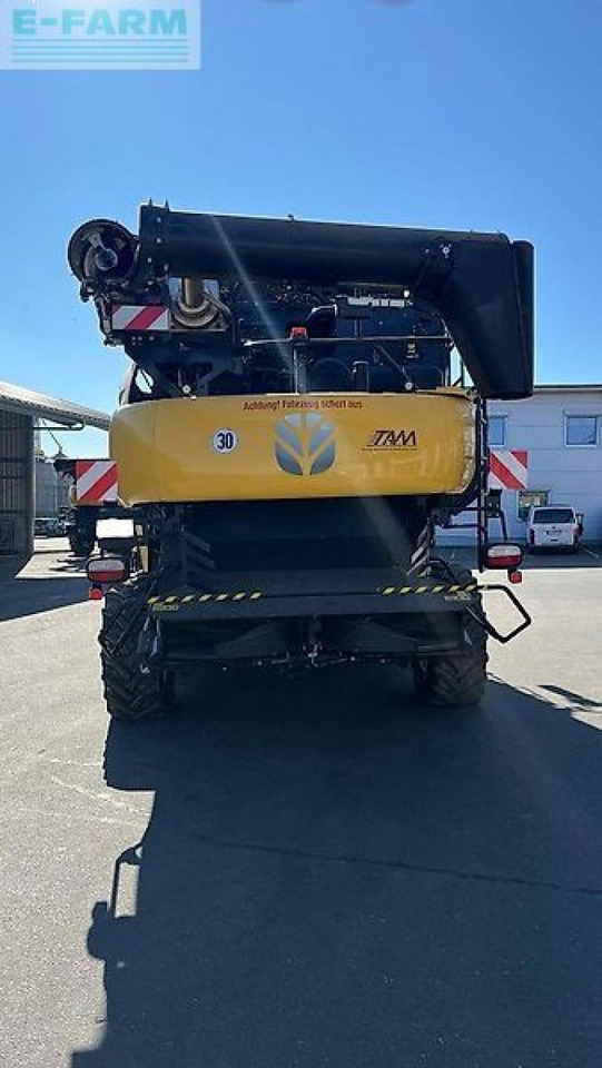 New Holland cr 8.90 10,7msw + sww mähdrescher intellisense macdon - Moissonneuse-batteuse: photos 3 New Holland cr 8.90 10,7msw + sww mähdrescher intellisense macdon - Moissonneuse-batteuse: photos 3