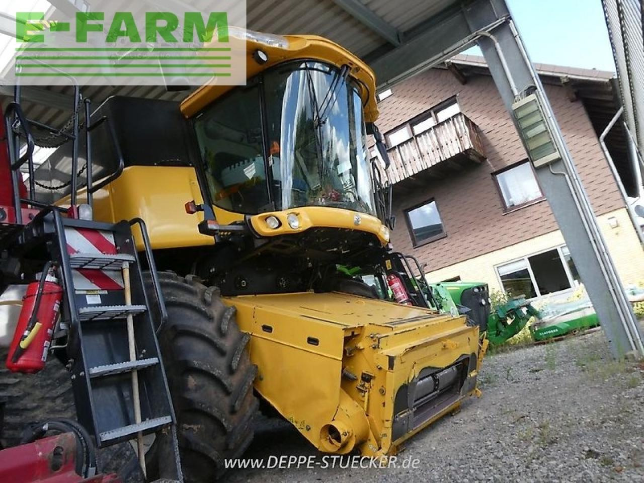 New Holland cr 9090 elevation - Moissonneuse-batteuse: photos 2 New Holland cr 9090 elevation - Moissonneuse-batteuse: photos 2