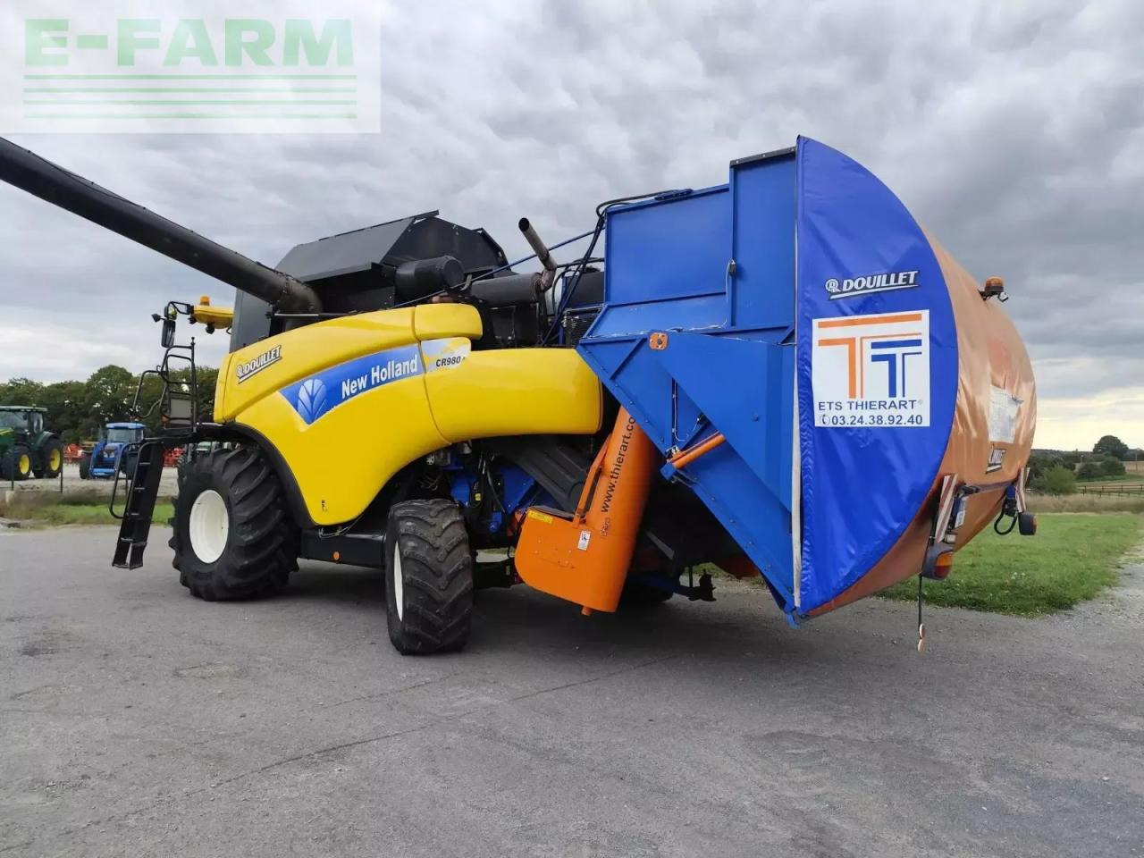 New Holland cr980z - Moissonneuse-batteuse: photos 4 New Holland cr980z - Moissonneuse-batteuse: photos 4