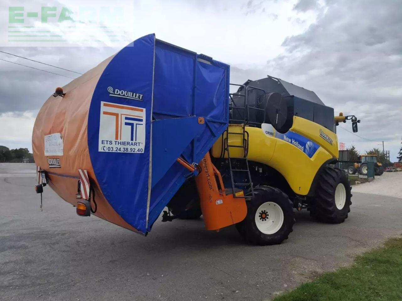 New Holland cr980z - Moissonneuse-batteuse: photos 3 New Holland cr980z - Moissonneuse-batteuse: photos 3