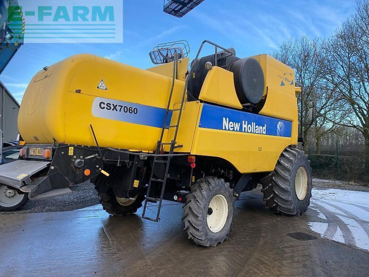 New Holland csx 7060 - Moissonneuse-batteuse: photos 4 New Holland csx 7060 - Moissonneuse-batteuse: photos 4