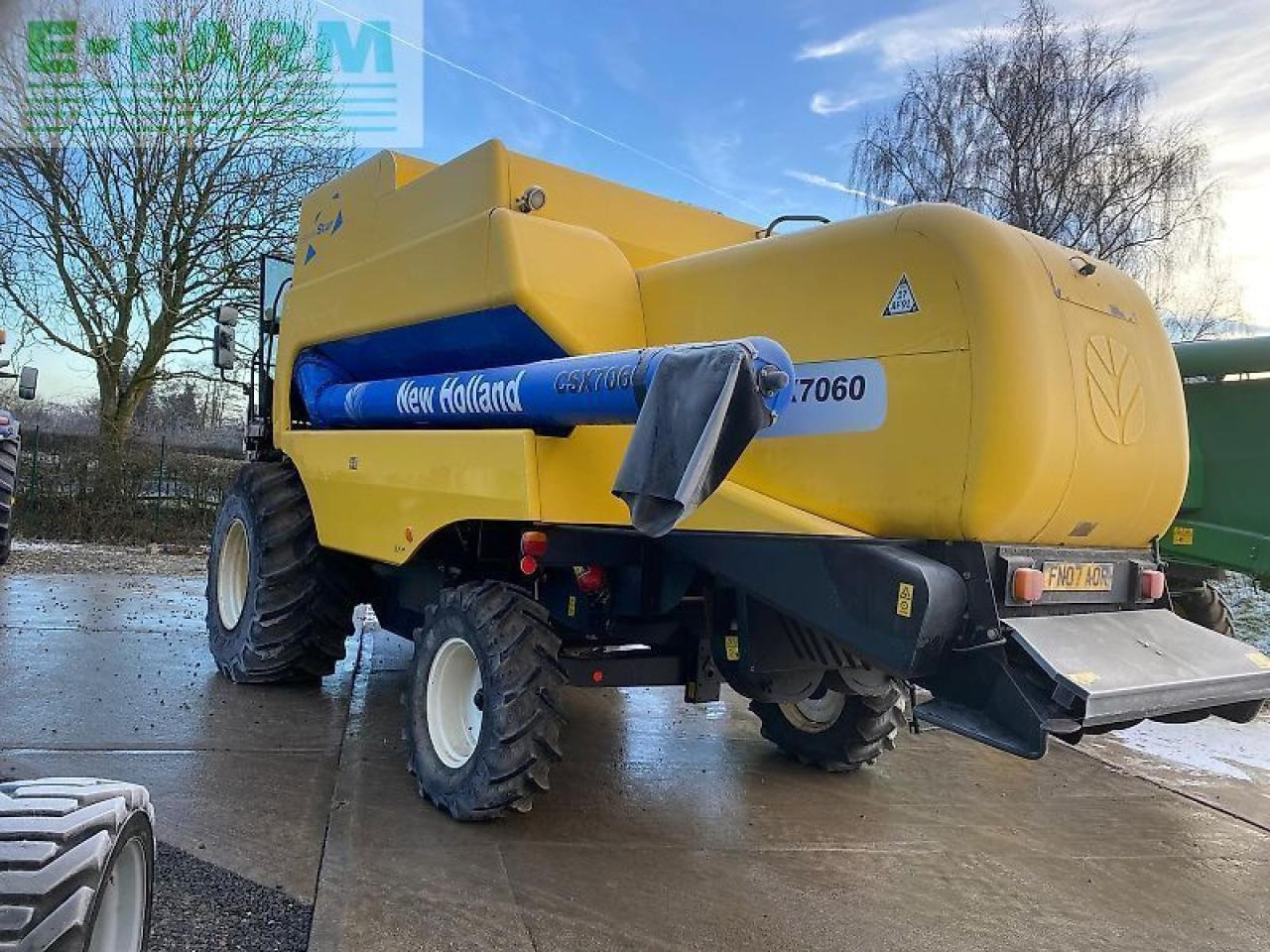 New Holland csx 7060 - Moissonneuse-batteuse: photos 2 New Holland csx 7060 - Moissonneuse-batteuse: photos 2