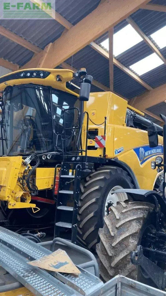 New Holland cx 8.70 - Moissonneuse-batteuse: photos 2 New Holland cx 8.70 - Moissonneuse-batteuse: photos 2