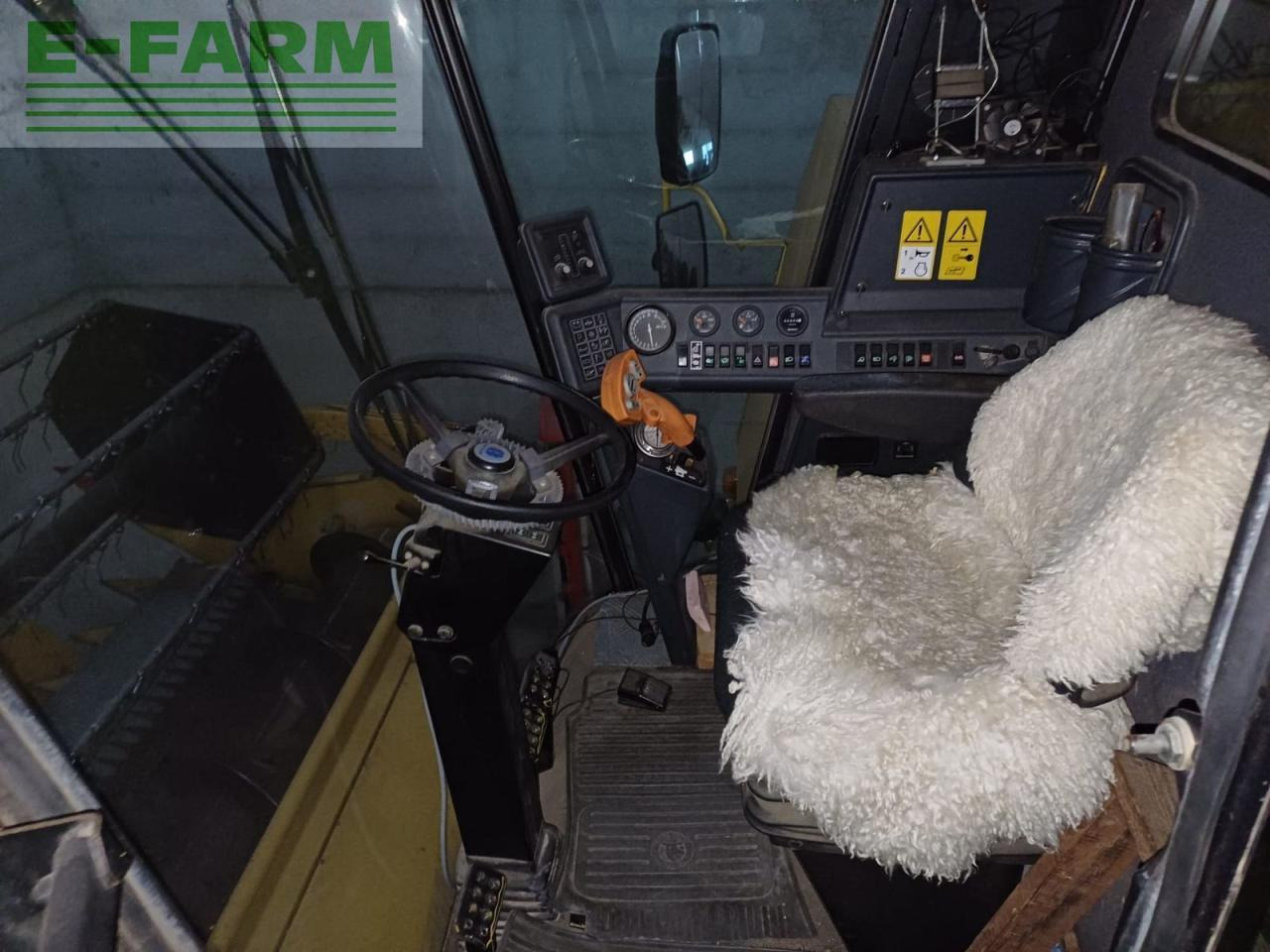 New Holland new holland tc 56 - Moissonneuse-batteuse: photos 4 New Holland new holland tc 56 - Moissonneuse-batteuse: photos 4