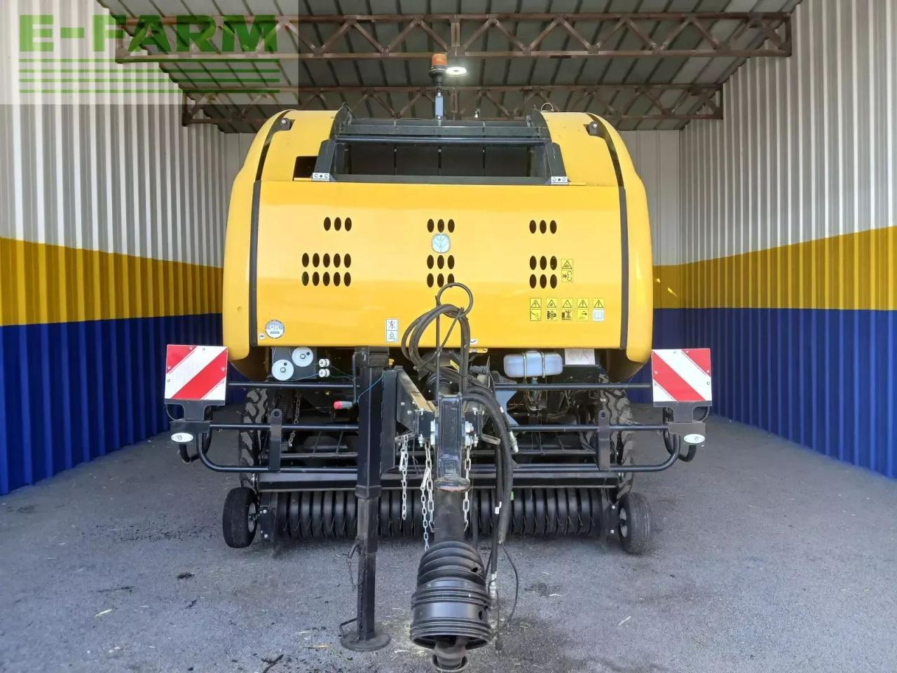 New Holland rb 180 - Presse à balles cubiques: photos 2 New Holland rb 180 - Presse à balles cubiques: photos 2