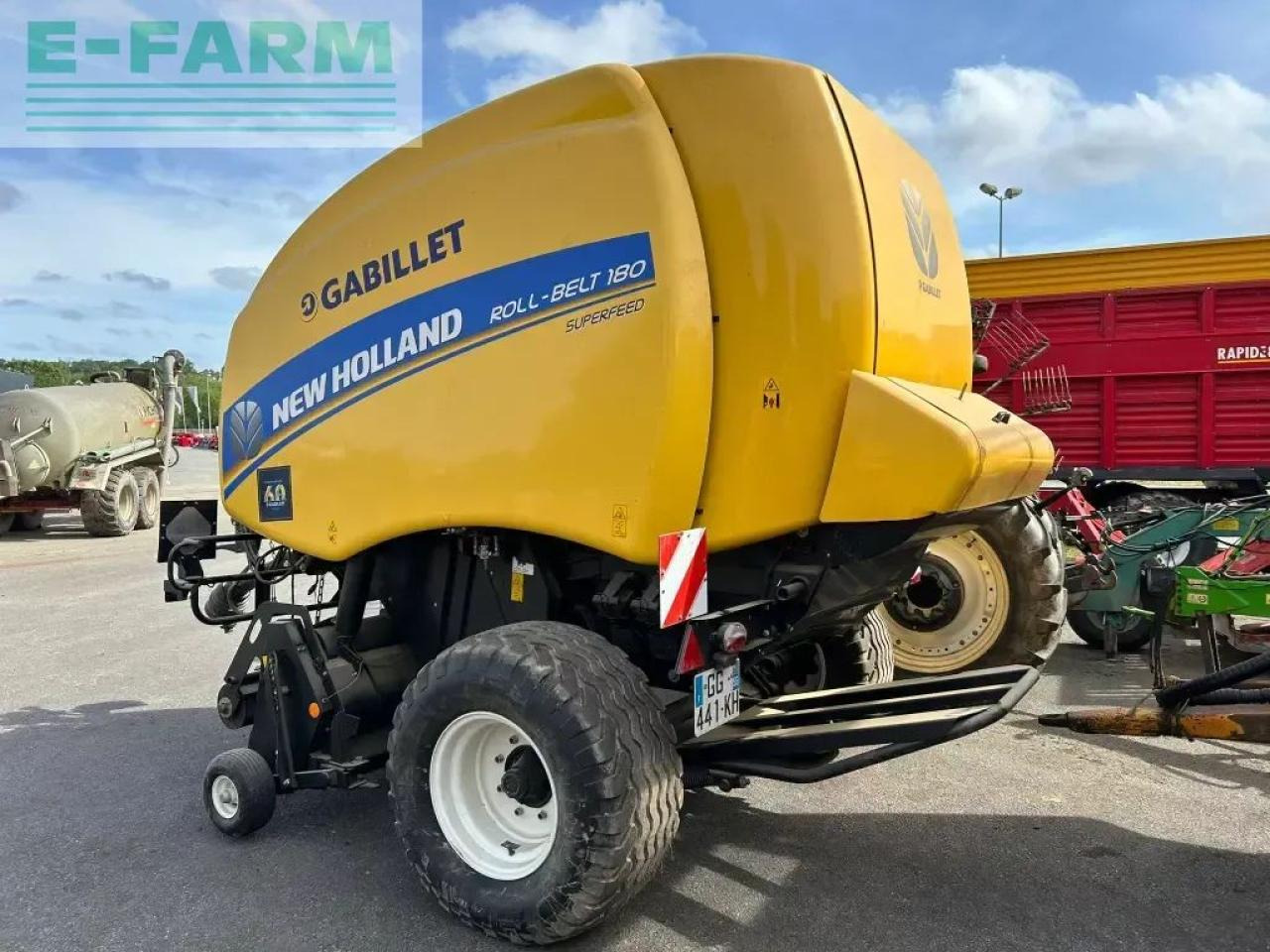 New Holland roll-belt180 - Presse à balles cubiques: photos 4 New Holland roll-belt180 - Presse à balles cubiques: photos 4