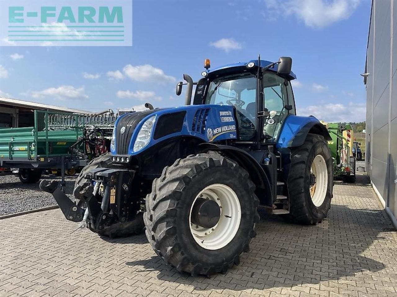 New Holland t 8.390 - Tracteur agricole: photos 2 New Holland t 8.390 - Tracteur agricole: photos 2