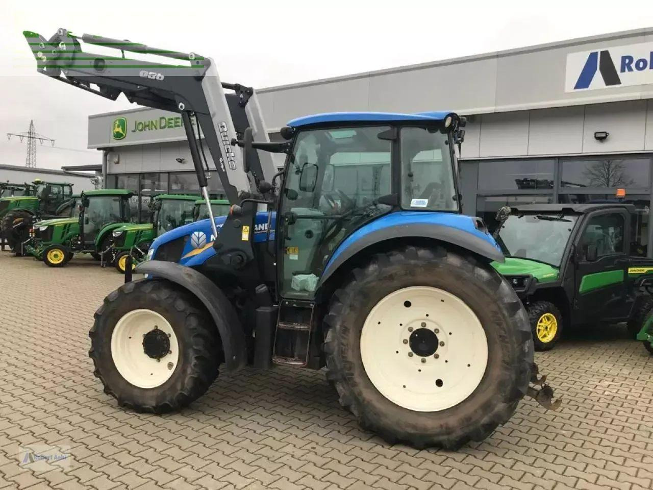 New Holland t4.85 - Tracteur agricole: photos 3 New Holland t4.85 - Tracteur agricole: photos 3