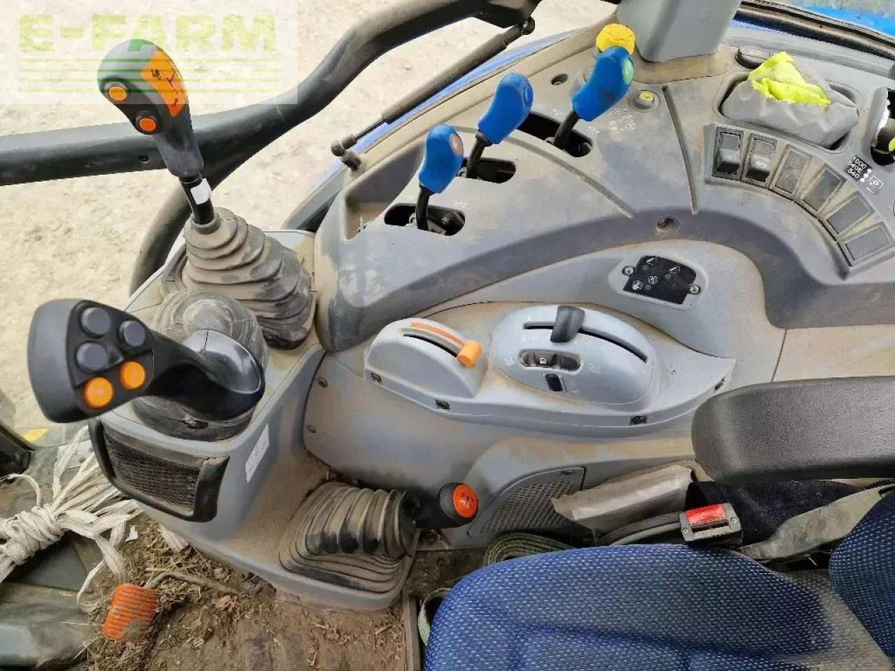 New Holland t5-100 dc - Tracteur agricole: photos 3 New Holland t5-100 dc - Tracteur agricole: photos 3