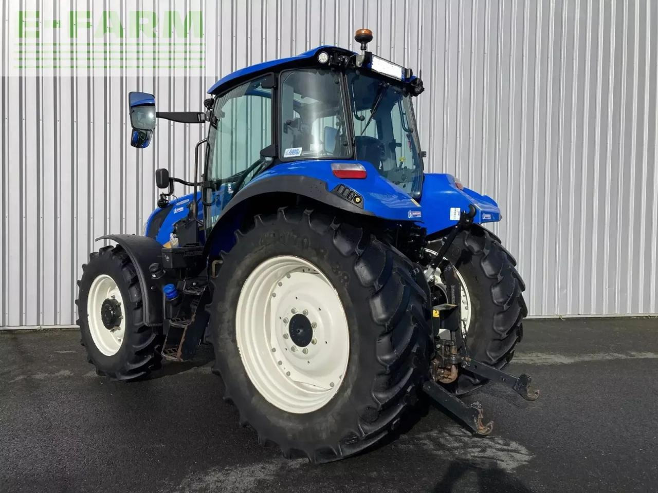 New Holland t5.100 evolution - Tracteur agricole: photos 4 New Holland t5.100 evolution - Tracteur agricole: photos 4