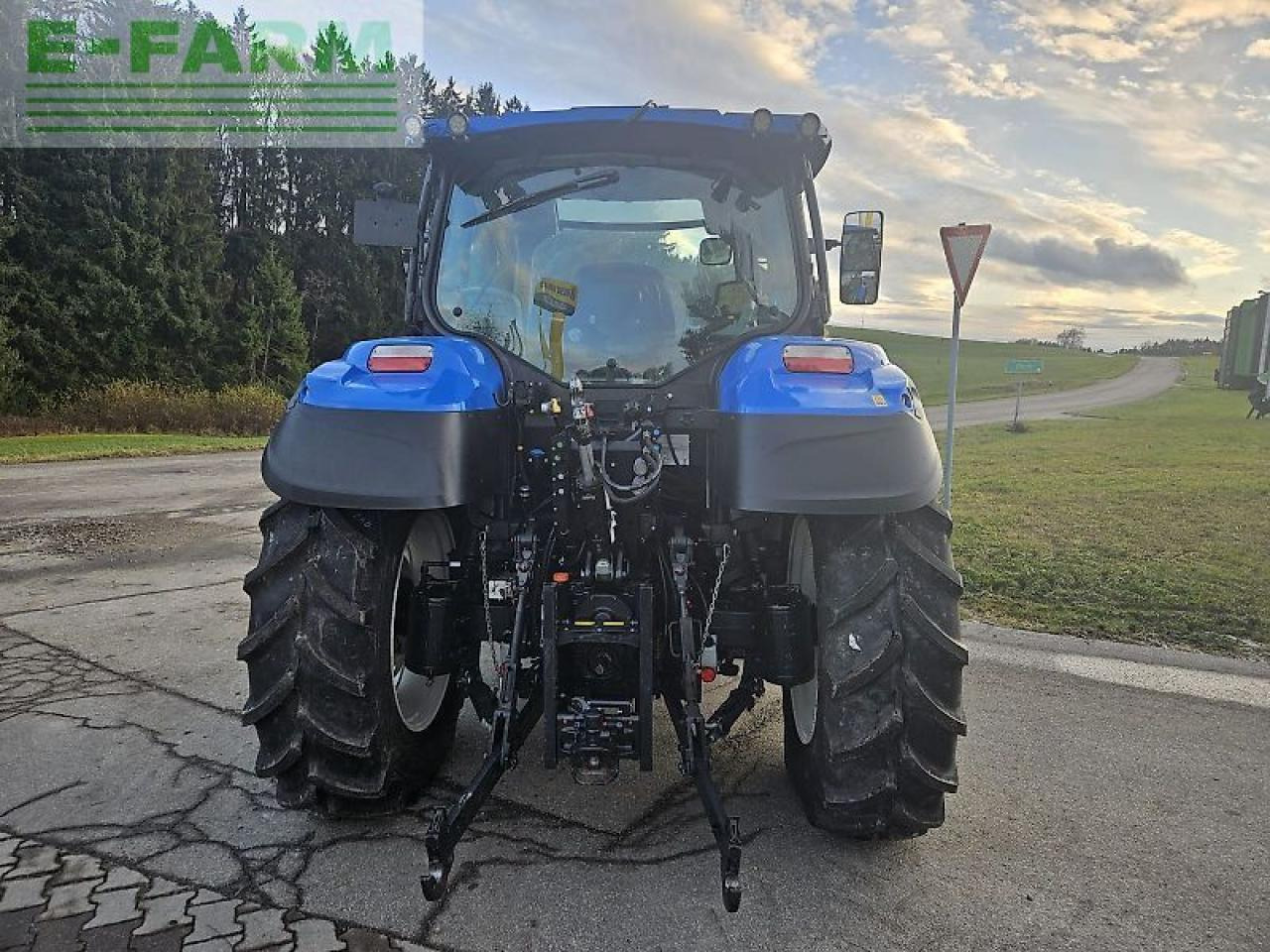 New Holland t5.120 auto command (stage v) - Tracteur agricole: photos 3 New Holland t5.120 auto command (stage v) - Tracteur agricole: photos 3