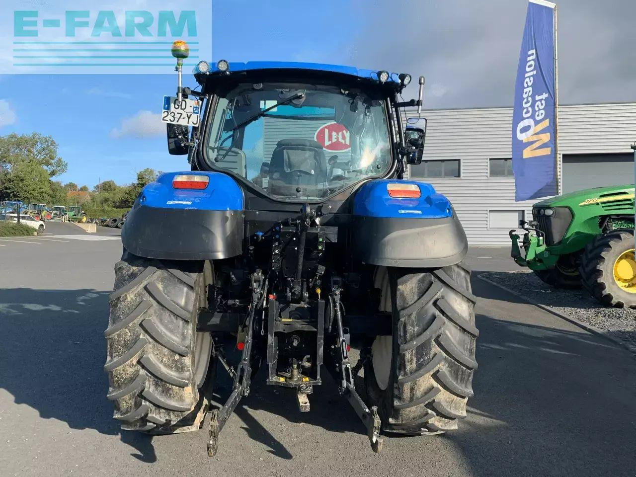 New Holland t5.120 dynamic command - Tracteur agricole: photos 5 New Holland t5.120 dynamic command - Tracteur agricole: photos 5