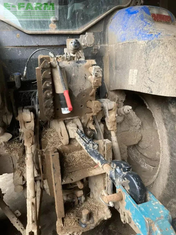 New Holland t5.120 dynamic command - Tracteur agricole: photos 2 New Holland t5.120 dynamic command - Tracteur agricole: photos 2