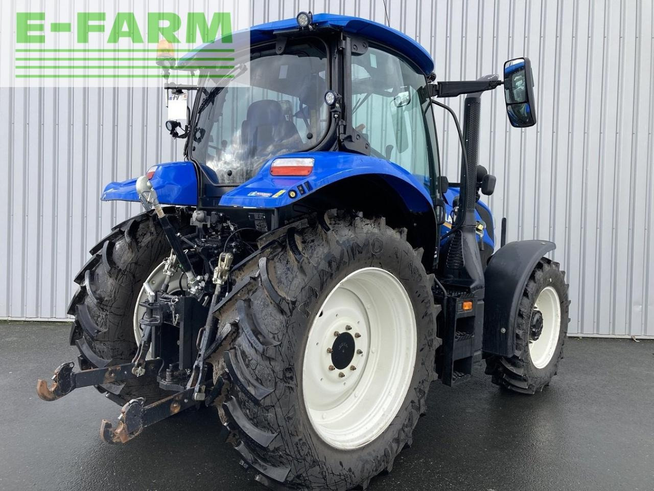 New Holland t6.125 electrocommand t4b - Tracteur agricole: photos 5 New Holland t6.125 electrocommand t4b - Tracteur agricole: photos 5
