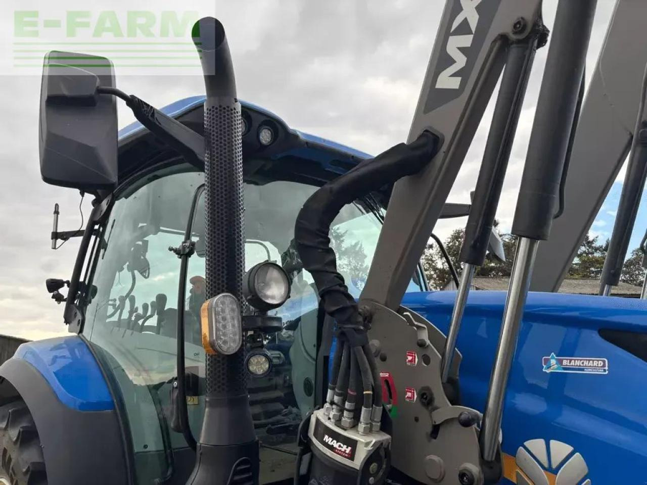 New Holland t6.145 electro command - Tracteur agricole: photos 3 New Holland t6.145 electro command - Tracteur agricole: photos 3