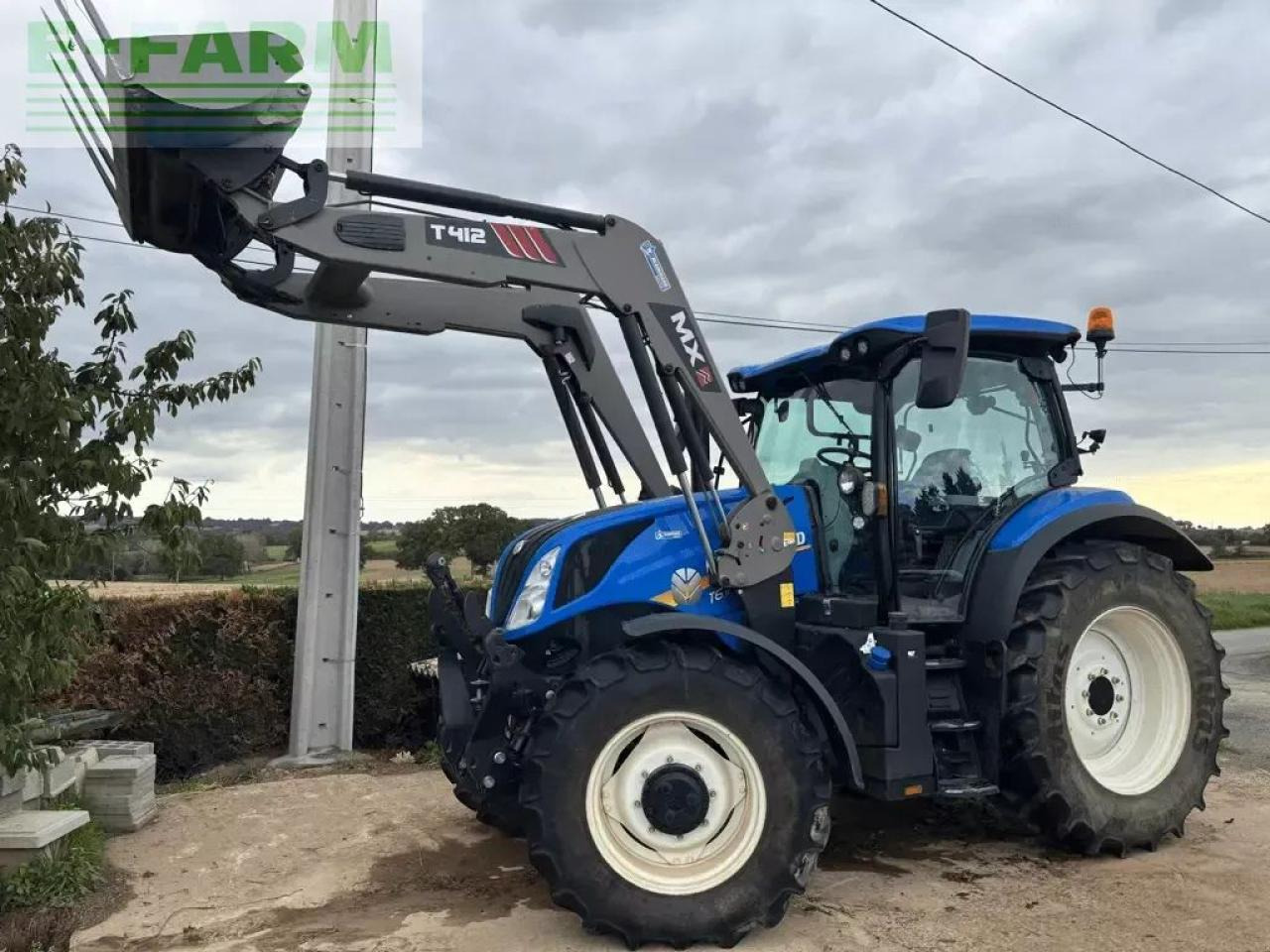New Holland t6.145 electro command - Tracteur agricole: photos 1 New Holland t6.145 electro command - Tracteur agricole: photos 1