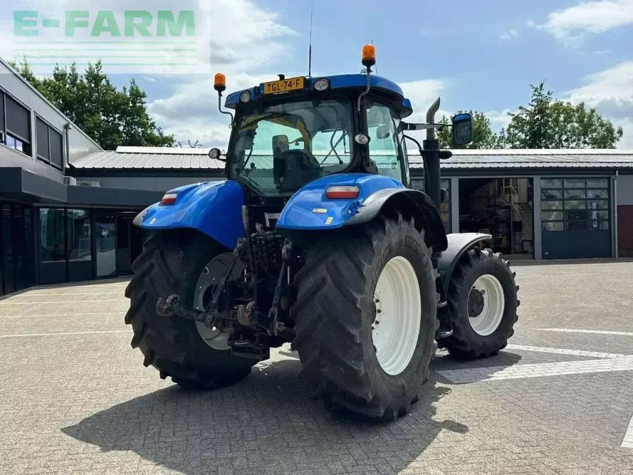 New Holland t6030 rc - Tracteur agricole: photos 4 New Holland t6030 rc - Tracteur agricole: photos 4