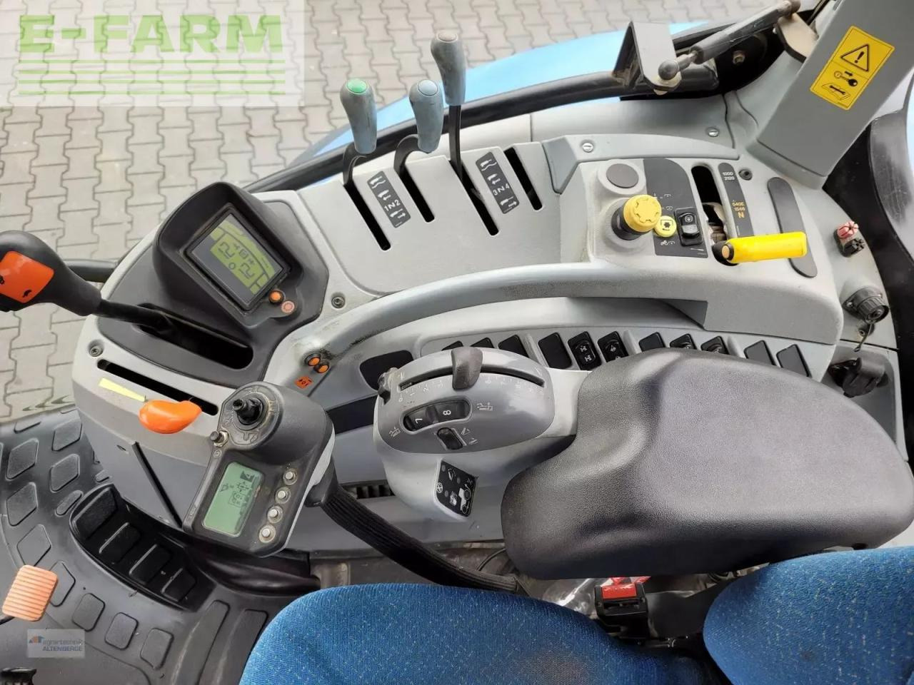 Tracteur agricole New Holland t6070 elite Elite: photos 7