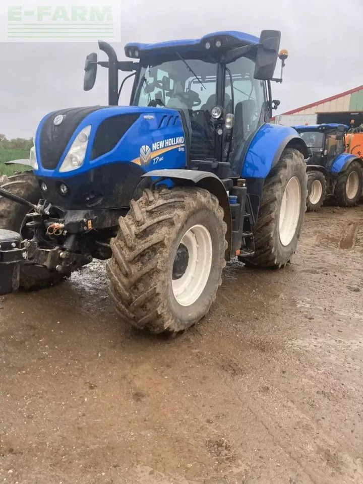 New Holland t7.190 ac s5 - Tracteur agricole: photos 3 New Holland t7.190 ac s5 - Tracteur agricole: photos 3