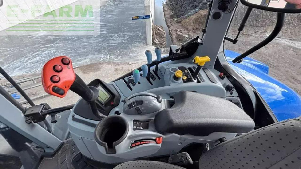 New Holland t7.195s pc s5 - Tracteur agricole: photos 5 New Holland t7.195s pc s5 - Tracteur agricole: photos 5