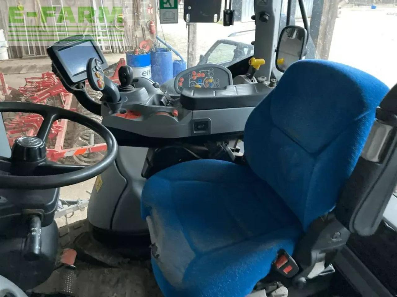 New Holland t7.200 auto command - Tracteur agricole: photos 5 New Holland t7.200 auto command - Tracteur agricole: photos 5