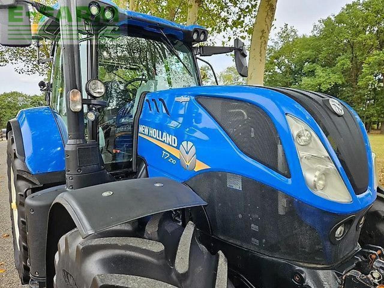 New Holland t7.210 ac auto command ( t7.225 t7.190 t7.175 t7.165 ) - Tracteur agricole: photos 4 New Holland t7.210 ac auto command ( t7.225 t7.190 t7.175 t7.165 ) - Tracteur agricole: photos 4