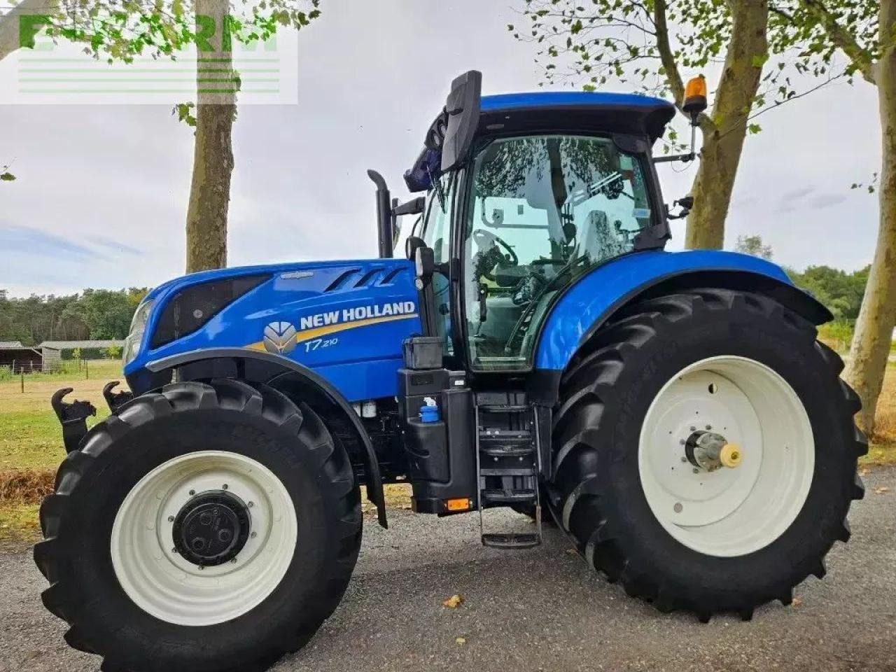 New Holland t7.210 ac auto command ( t7.225 t7.190 t7.175 t7.165 ) t7.210 ac - Tracteur agricole: photos 5 New Holland t7.210 ac auto command ( t7.225 t7.190 t7.175 t7.165 ) t7.210 ac - Tracteur agricole: photos 5