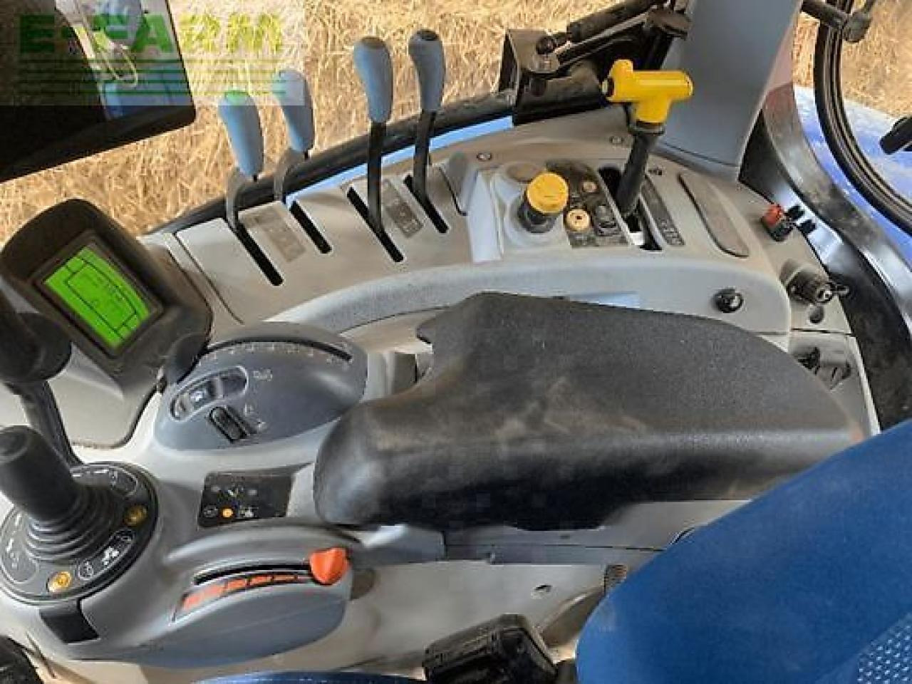 New Holland t7.215s S - Tracteur agricole: photos 4 New Holland t7.215s S - Tracteur agricole: photos 4