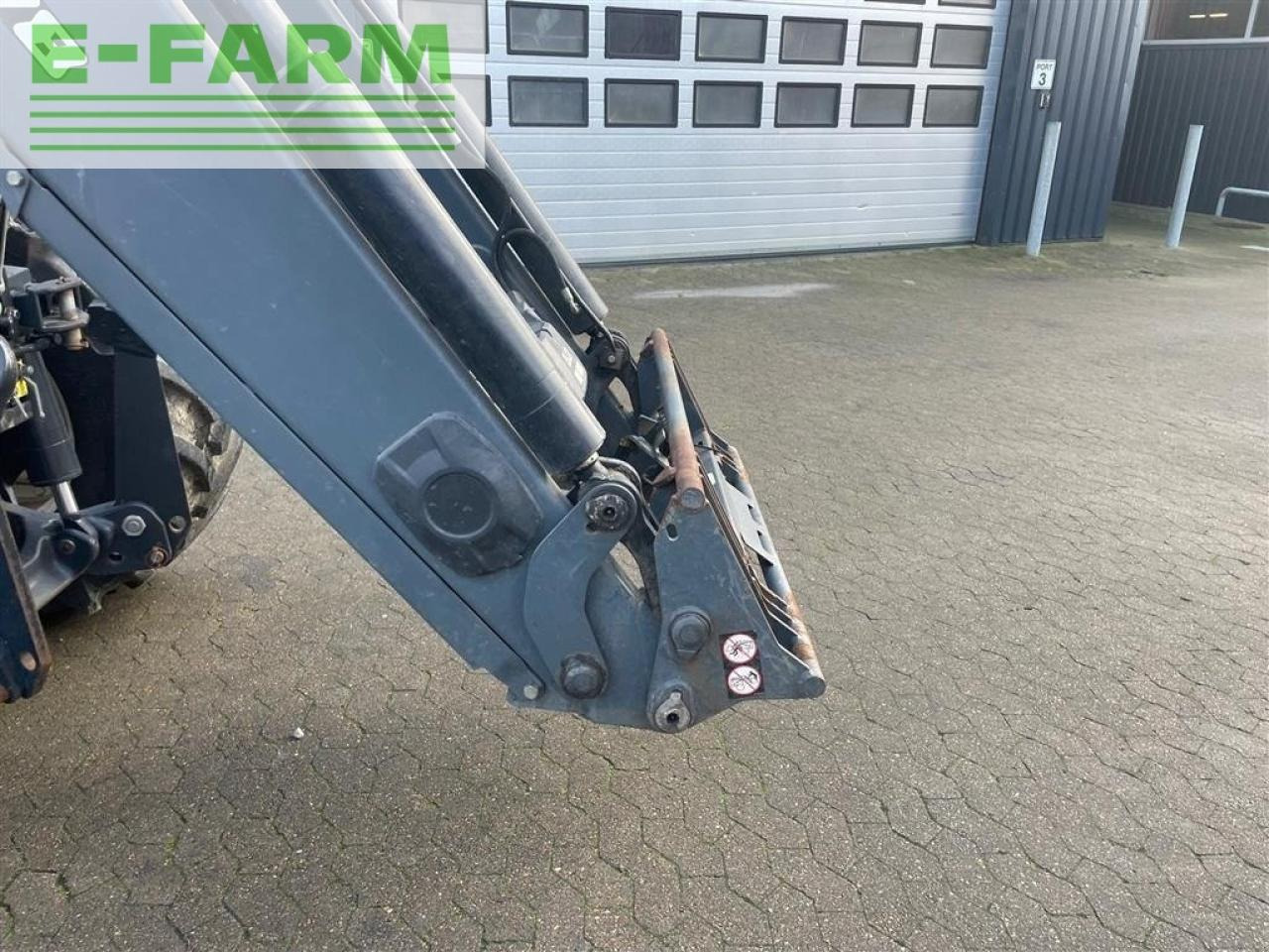 New Holland t7.220 med alø frontlæsser - Tracteur agricole: photos 2 New Holland t7.220 med alø frontlæsser - Tracteur agricole: photos 2