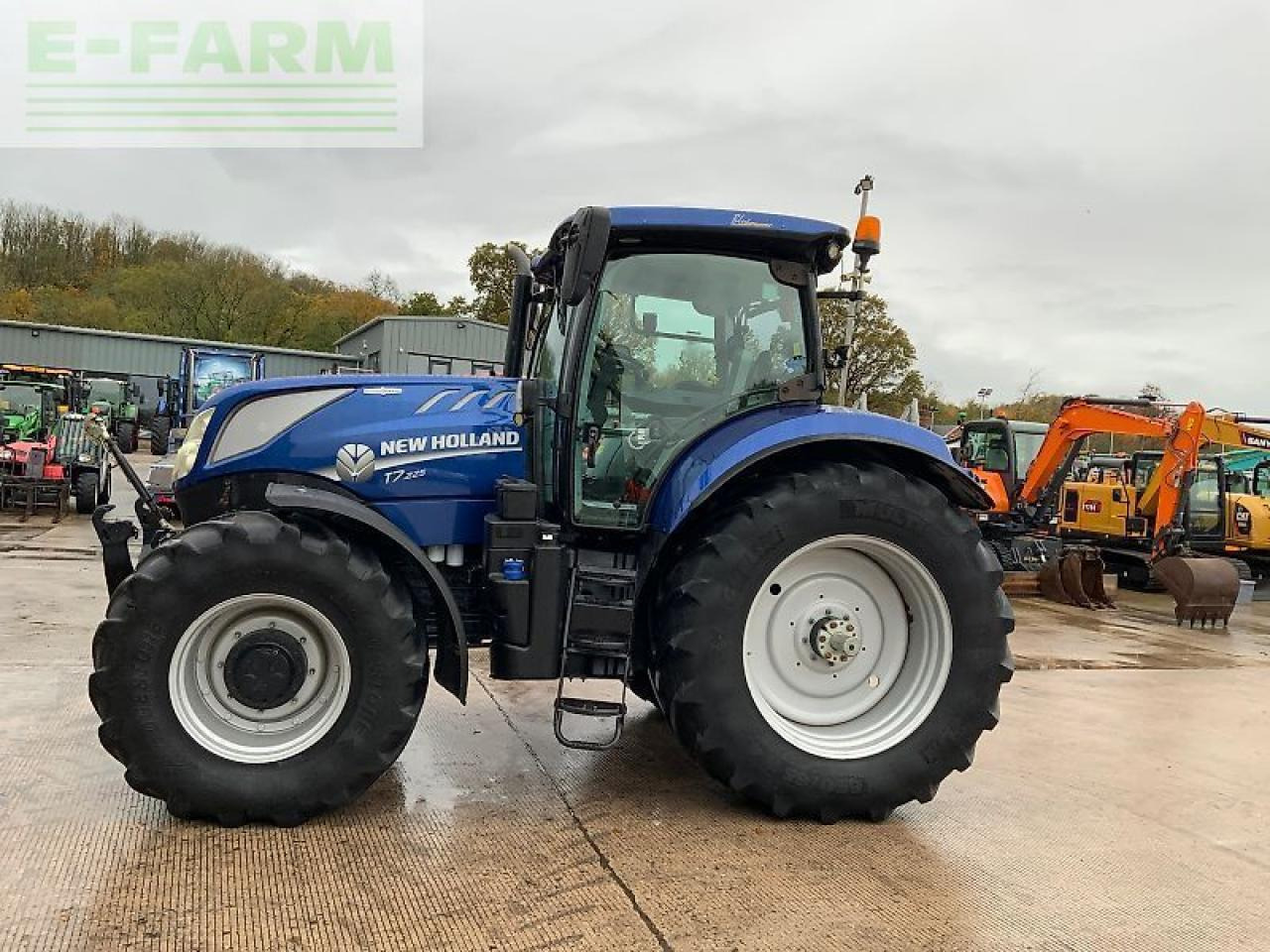New Holland t7.225 blue power tractor (st25102) - Tracteur agricole: photos 5 New Holland t7.225 blue power tractor (st25102) - Tracteur agricole: photos 5