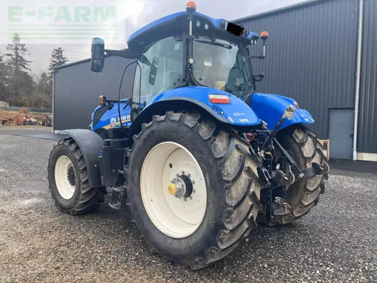 New Holland t7.245 pc s5 - Tracteur agricole: photos 4 New Holland t7.245 pc s5 - Tracteur agricole: photos 4