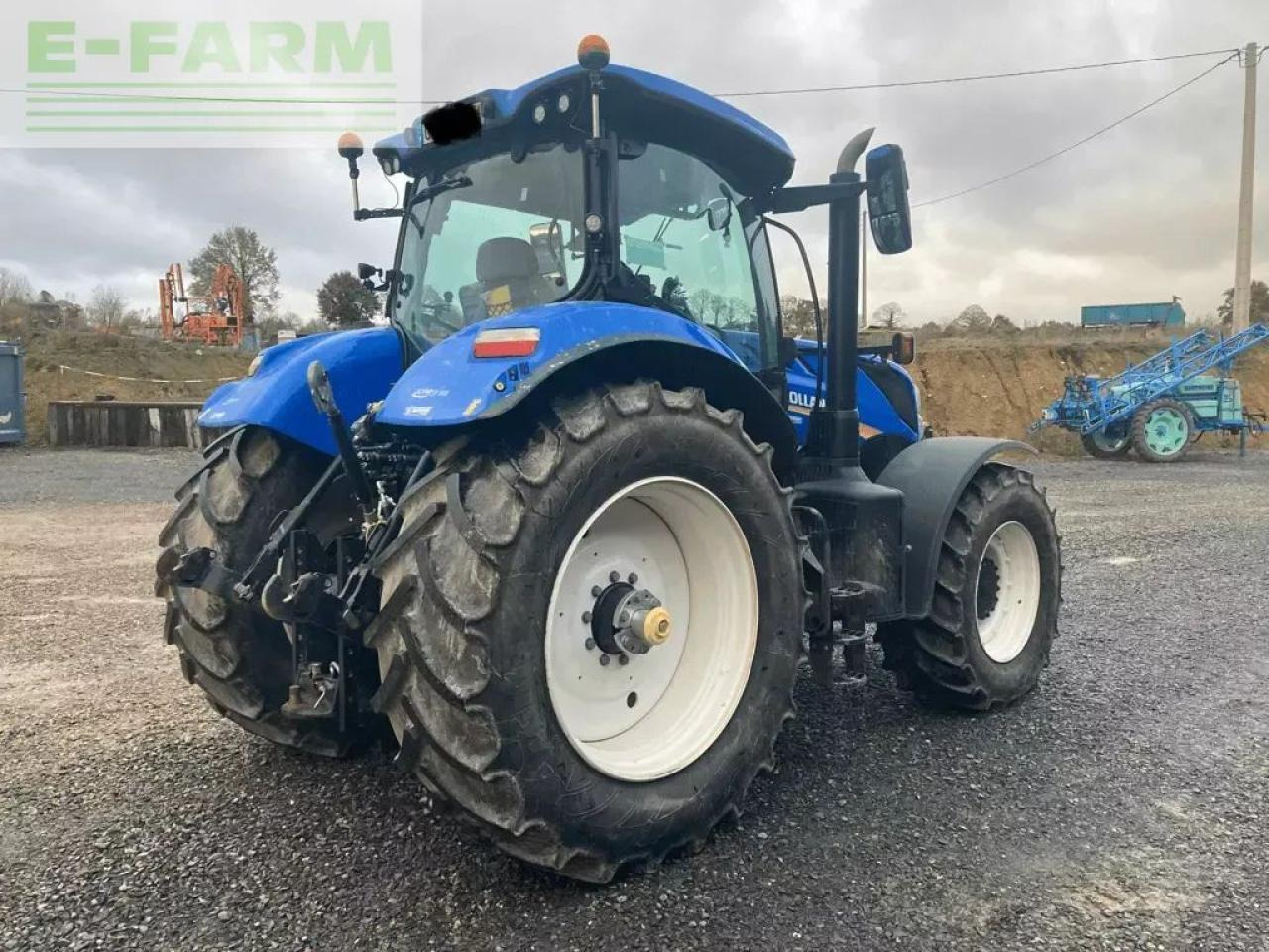 New Holland t7.245 pc s5 - Tracteur agricole: photos 3 New Holland t7.245 pc s5 - Tracteur agricole: photos 3