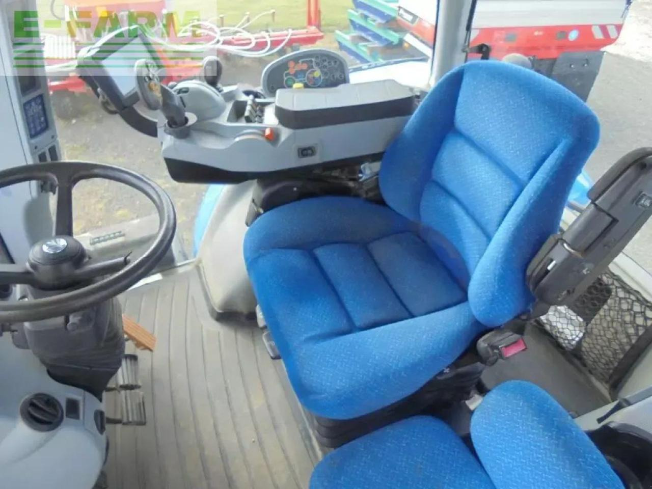 New Holland t8.330 - Tracteur agricole: photos 4 New Holland t8.330 - Tracteur agricole: photos 4