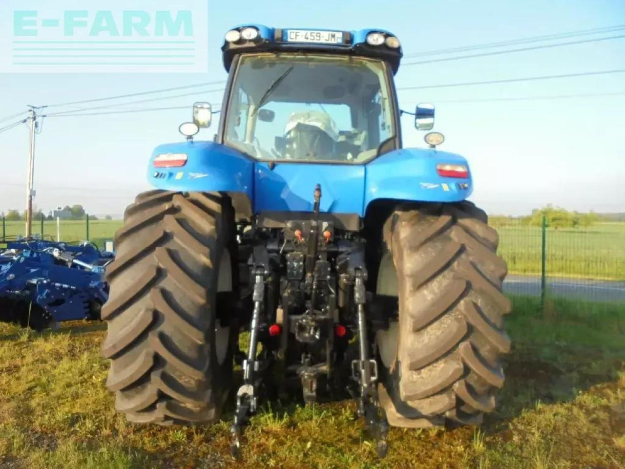 New Holland t8.330 - Tracteur agricole: photos 3 New Holland t8.330 - Tracteur agricole: photos 3