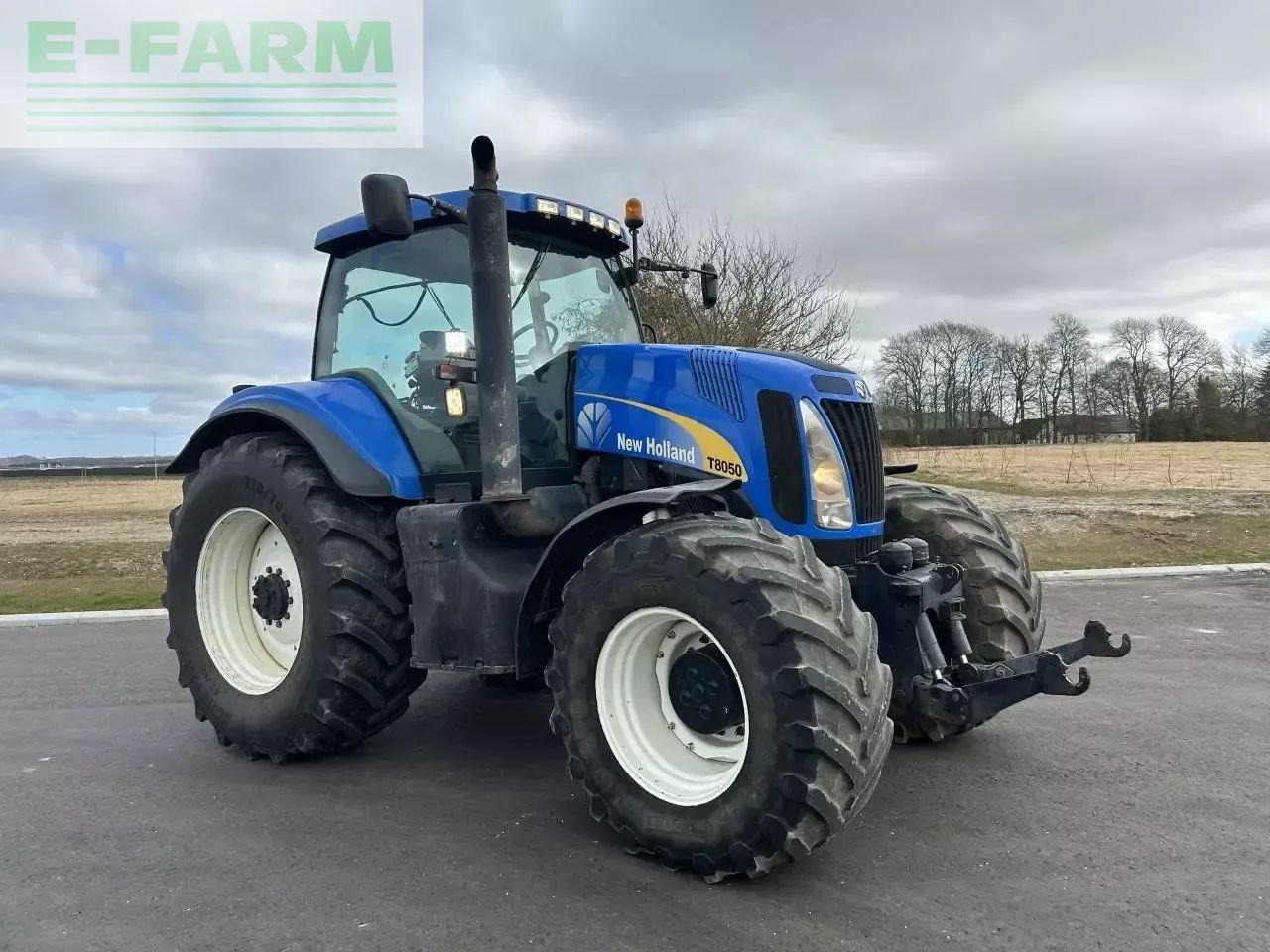 New Holland t8050 - Tracteur agricole: photos 2 New Holland t8050 - Tracteur agricole: photos 2