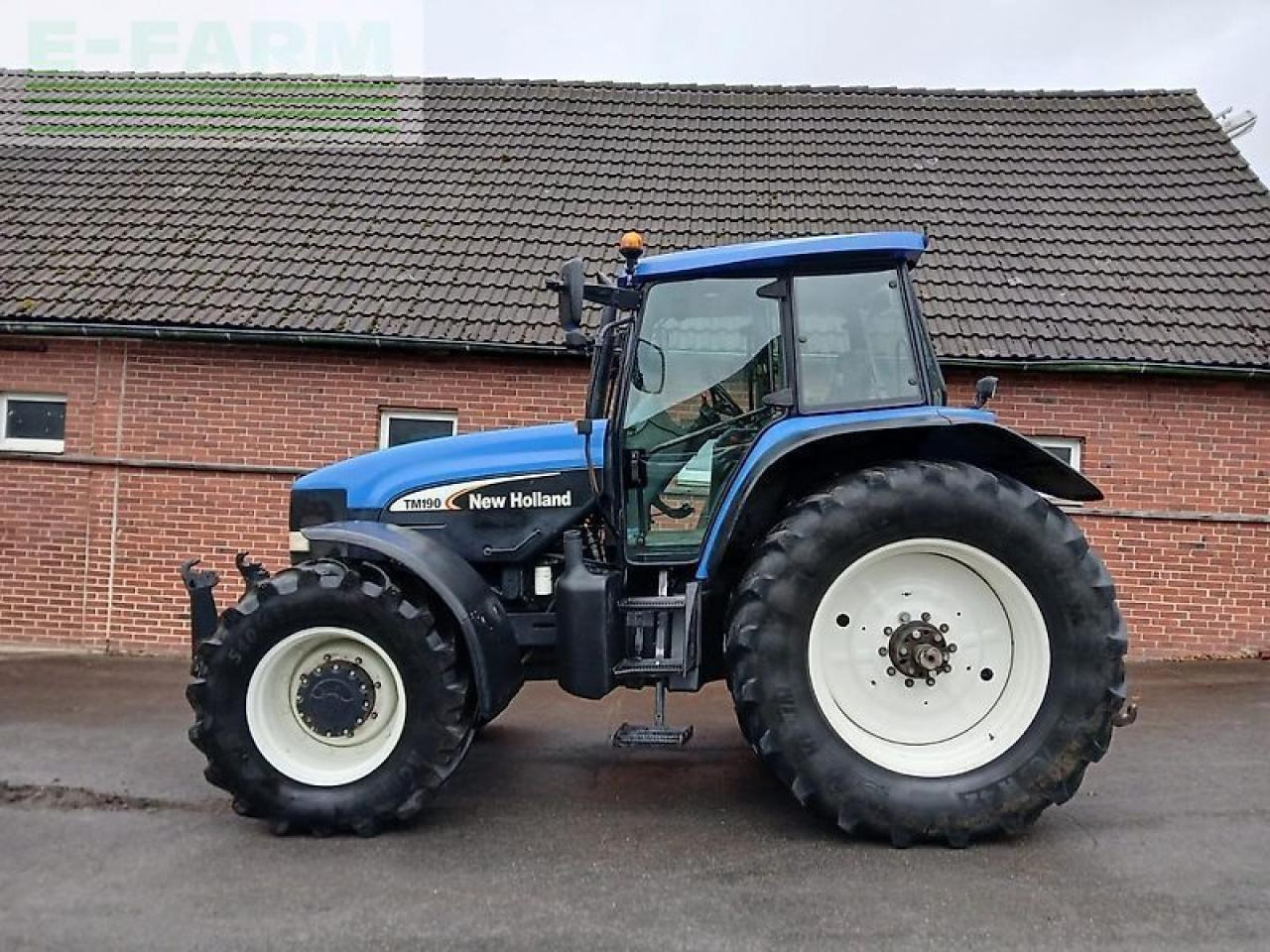 New Holland tm 190 19/6 - Tracteur agricole: photos 2 New Holland tm 190 19/6 - Tracteur agricole: photos 2