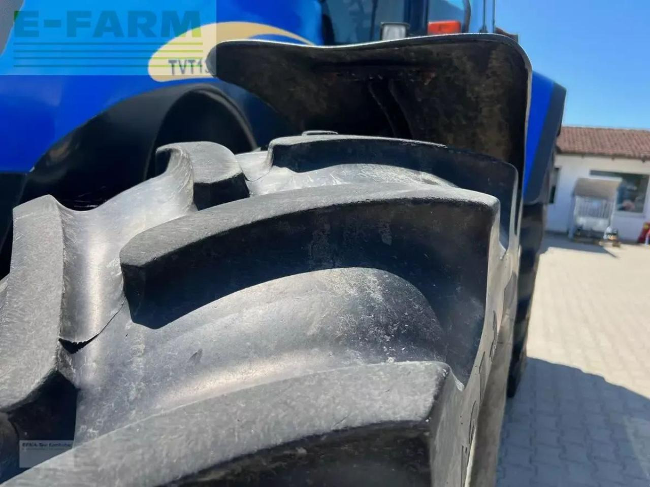 New Holland tvt 135 - Tracteur agricole: photos 2 New Holland tvt 135 - Tracteur agricole: photos 2