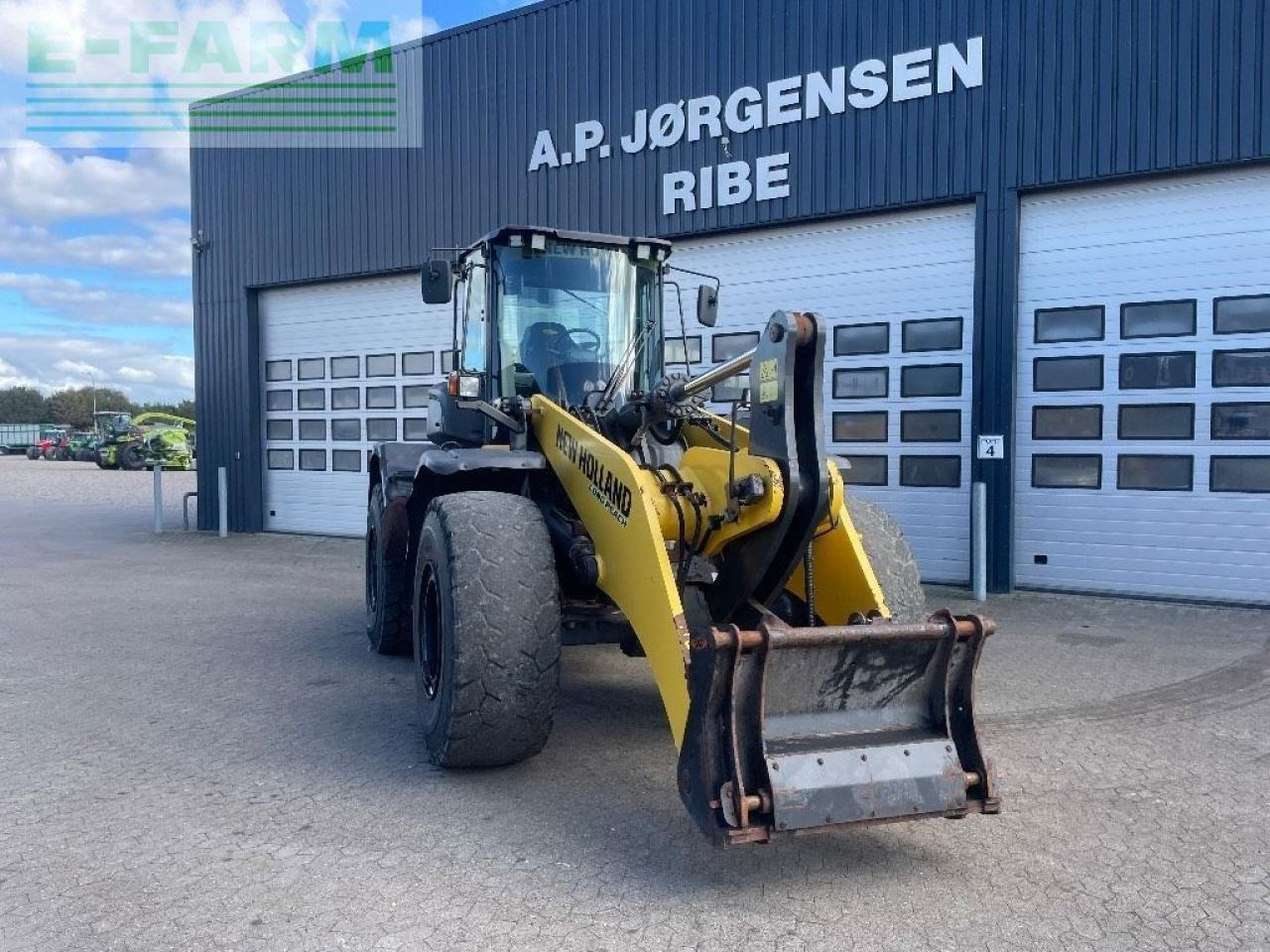 New Holland w 190 - Mini pelle: photos 5 New Holland w 190 - Mini pelle: photos 5